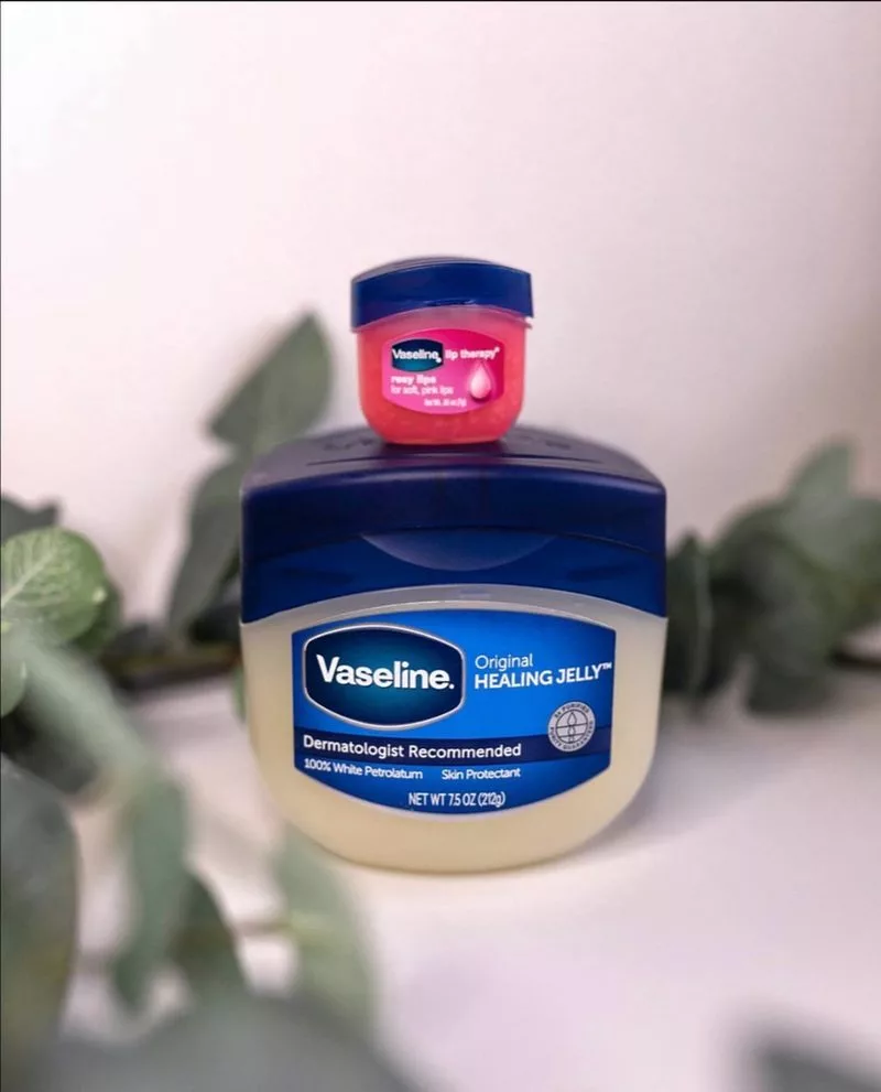 vaseline lip therapy